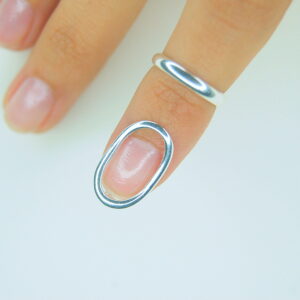 Oval nail ring
